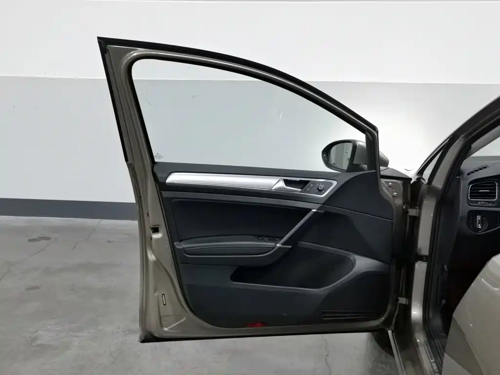 Volkswagen Golf — миниатюра 8