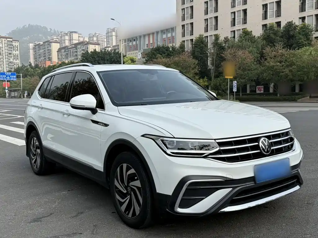 Volkswagen Tiguan L — миниатюра 4