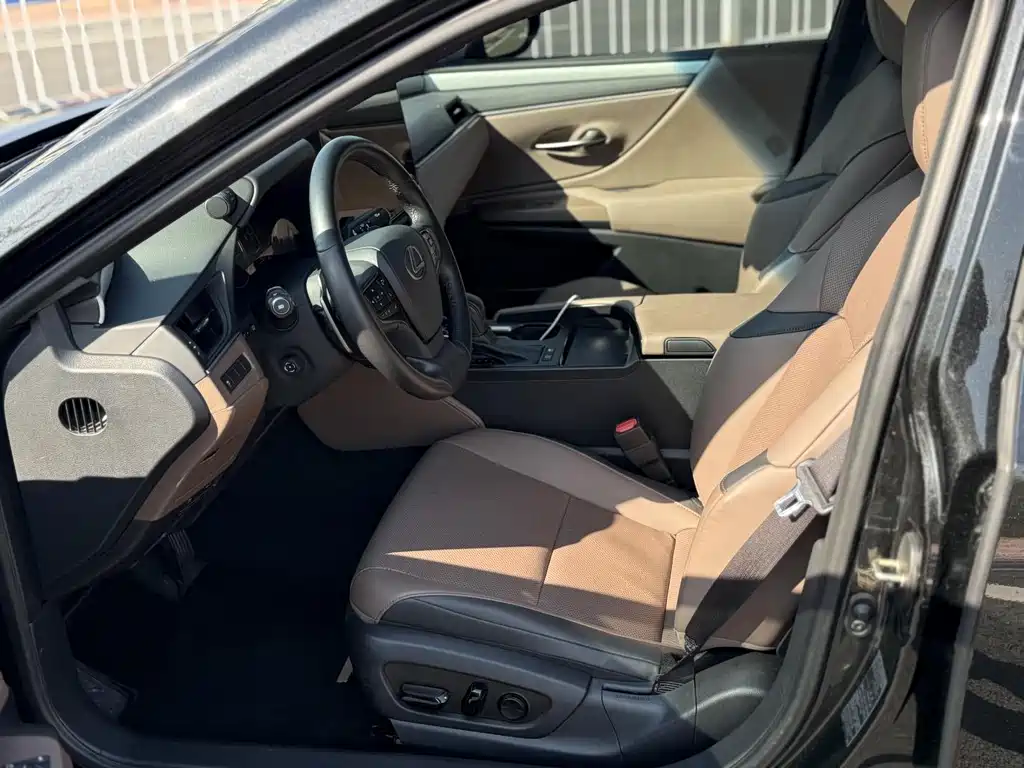 Lexus ES — миниатюра 17