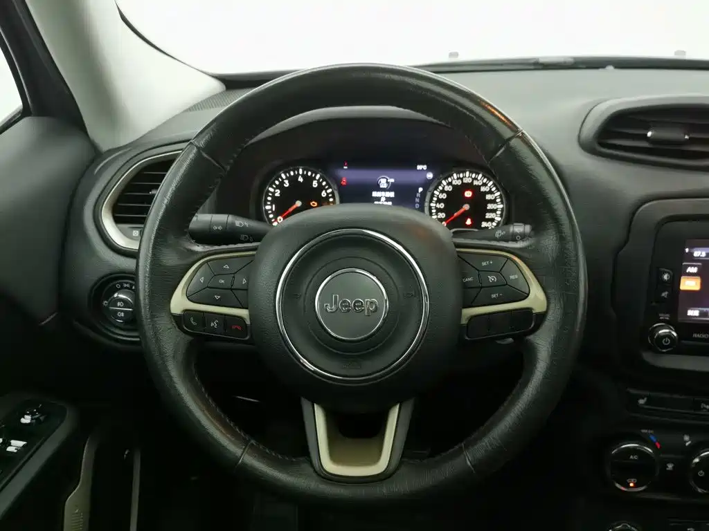 Jeep Renegade — миниатюра 11