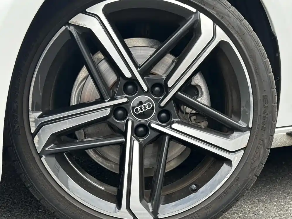 Audi A4L — миниатюра 12