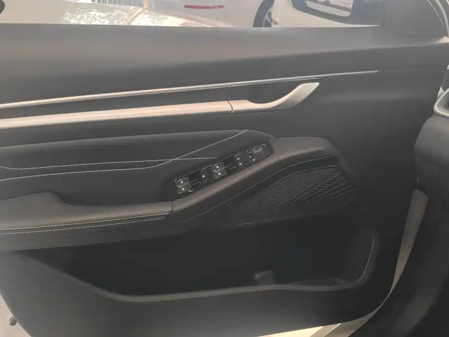 Geely Emgrand — миниатюра 7