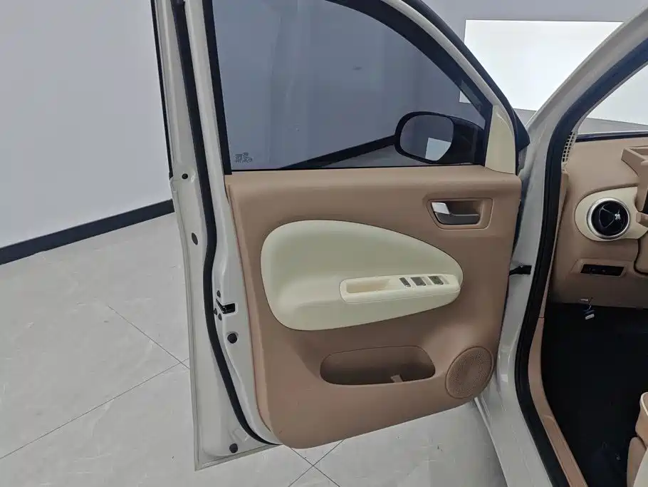 Wuling MINIEV — миниатюра 7