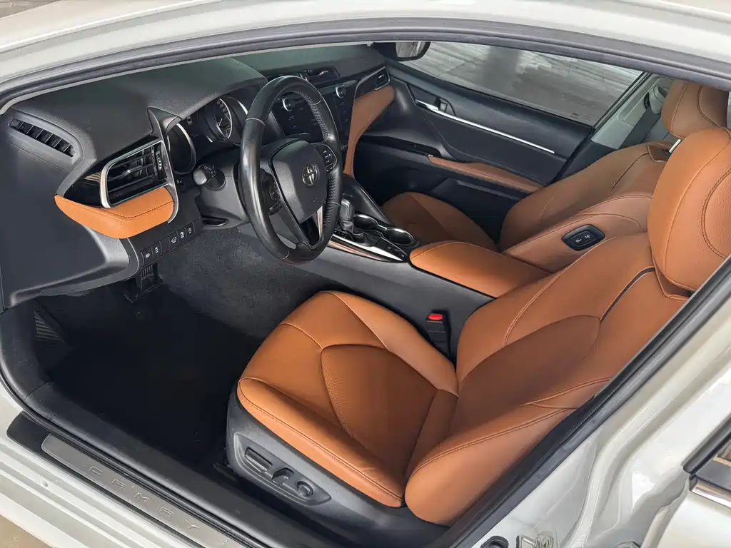 Toyota Camry — миниатюра 6