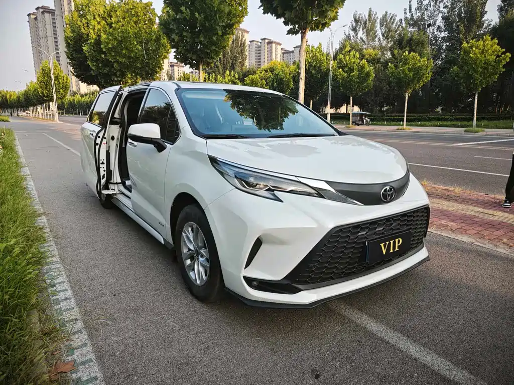Toyota Granvia — миниатюра 7