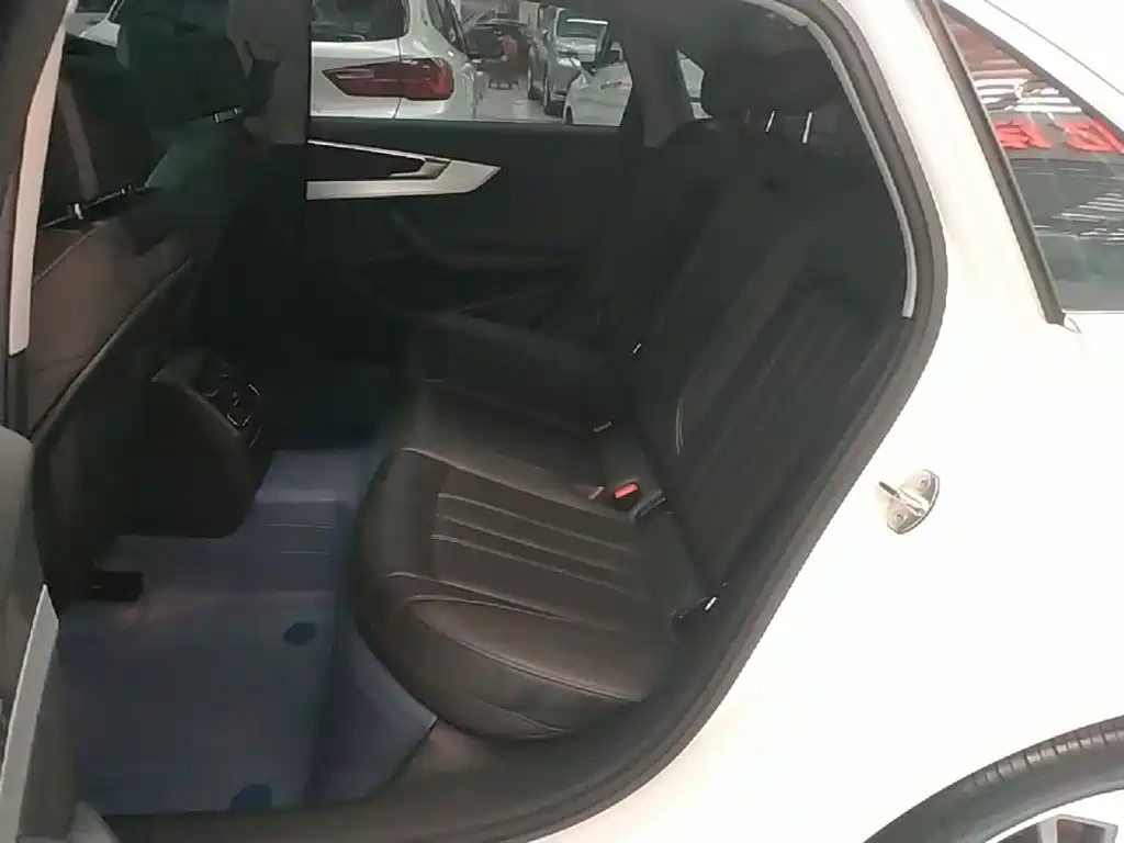 Audi A4L — миниатюра 17