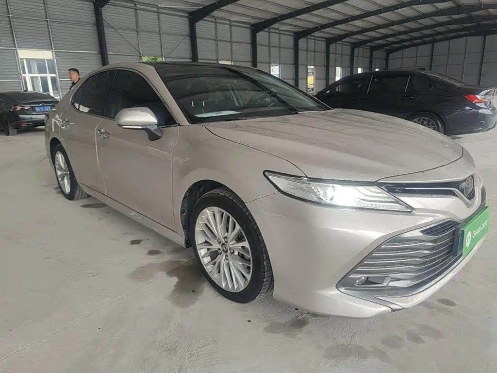 Toyota Camry — миниатюра 4