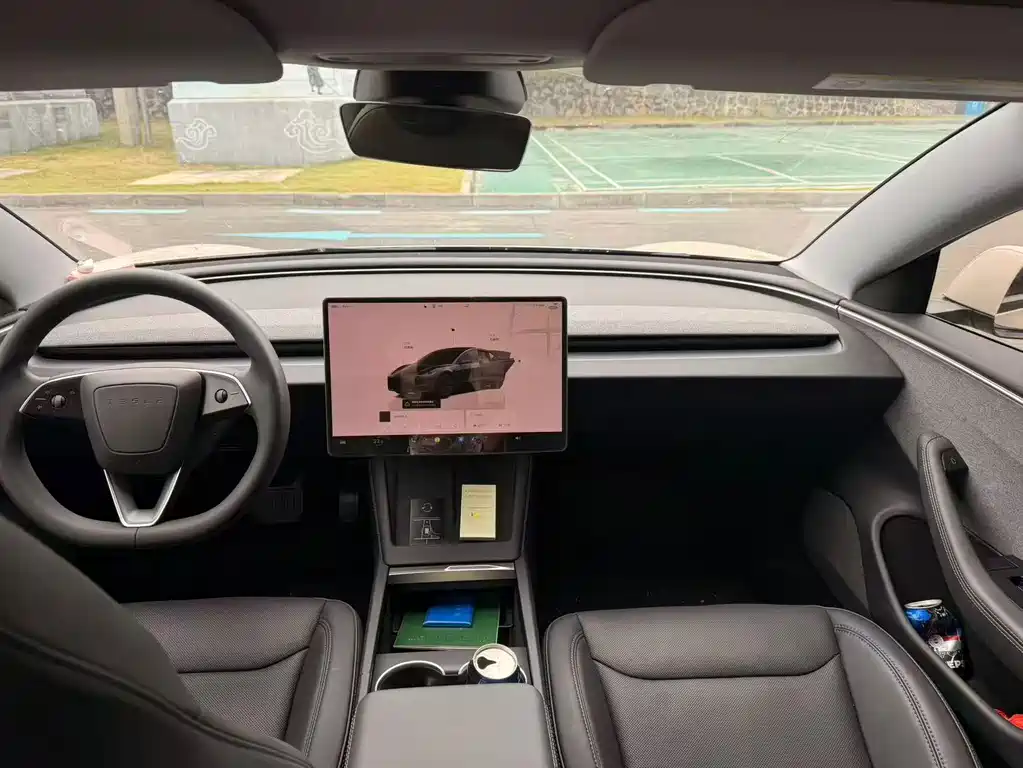 Tesla Model 3 — миниатюра 4