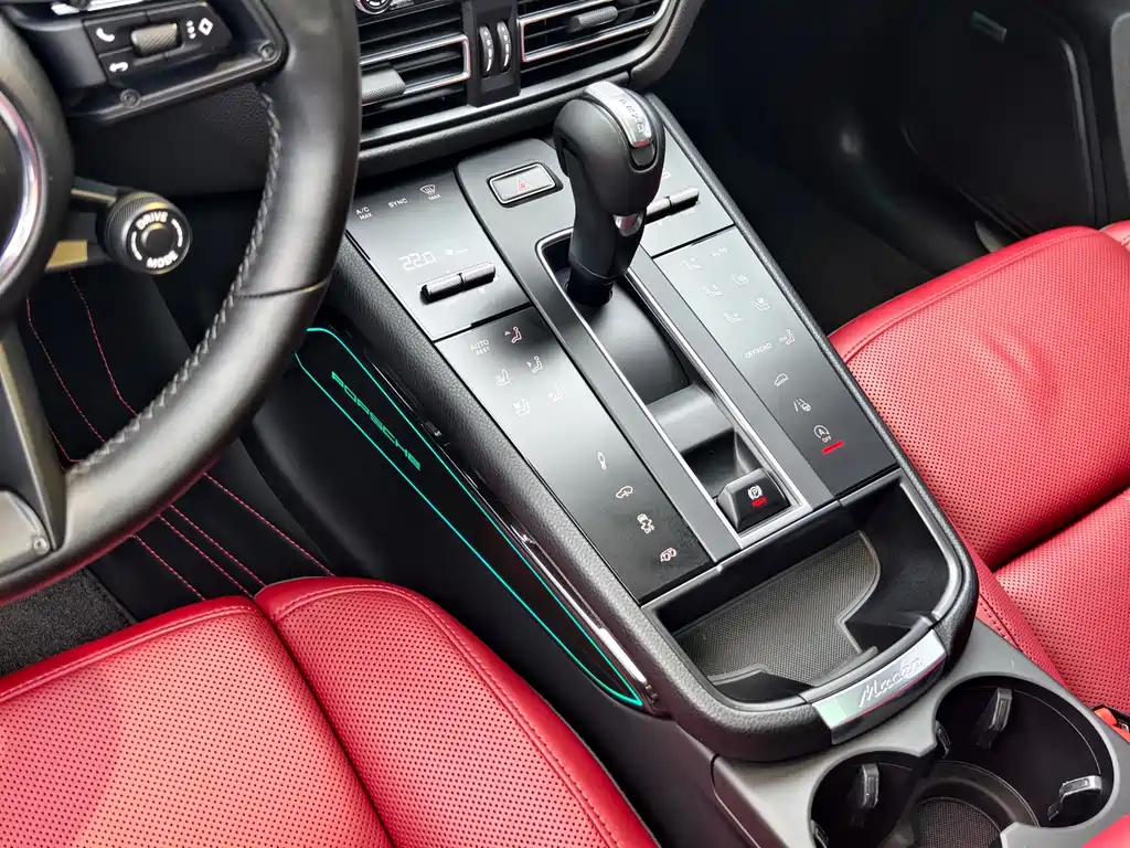 Porsche Macan — миниатюра 11