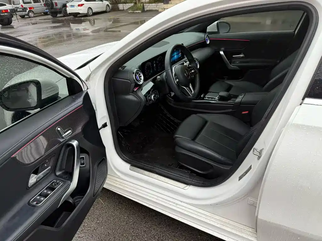 MERCEDES-BENZ A CLASS