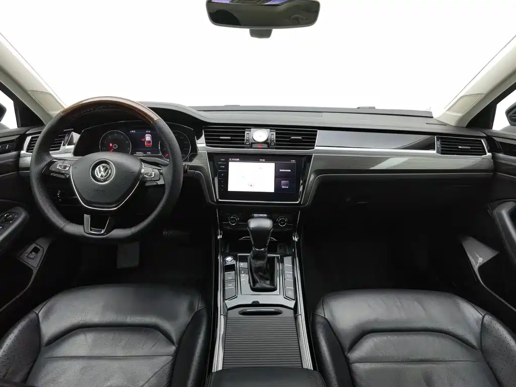 Volkswagen Phideon — миниатюра 5