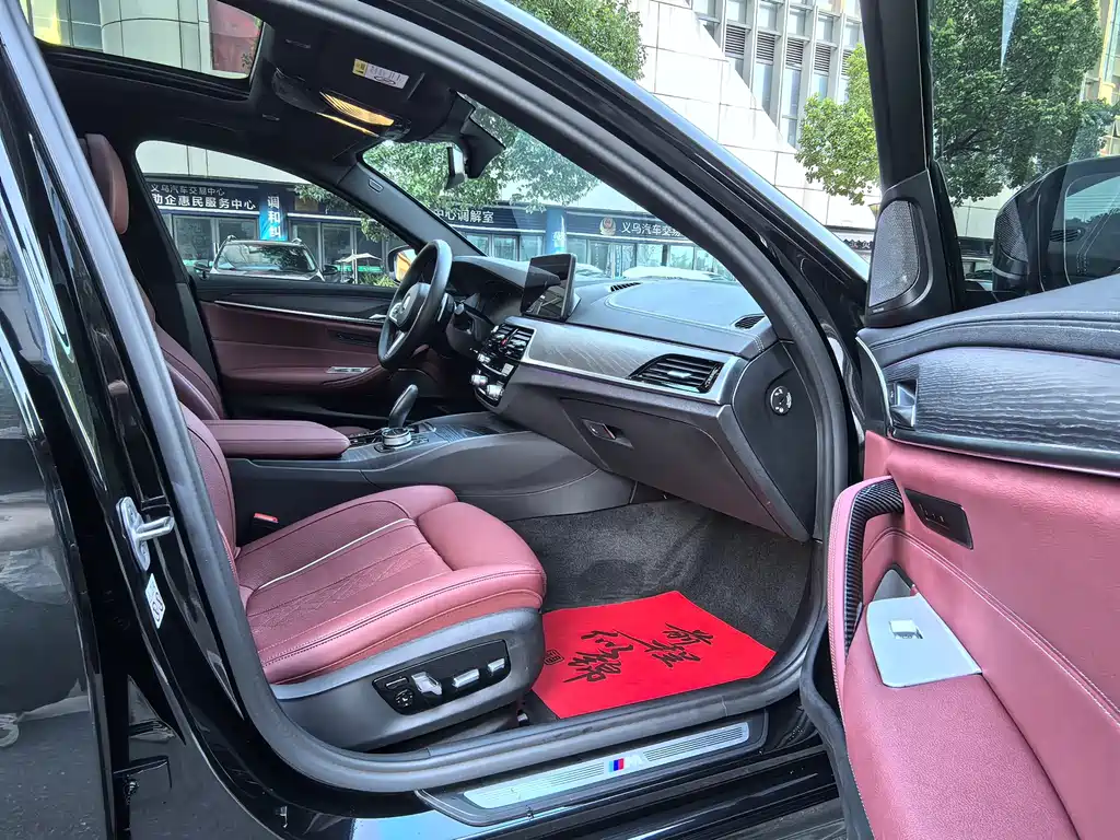 BMW 5 Series — миниатюра 5