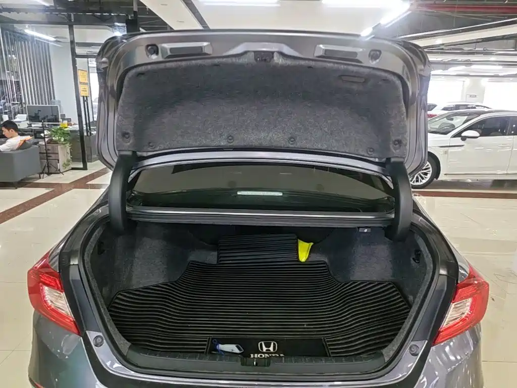 Honda Accord — миниатюра 19