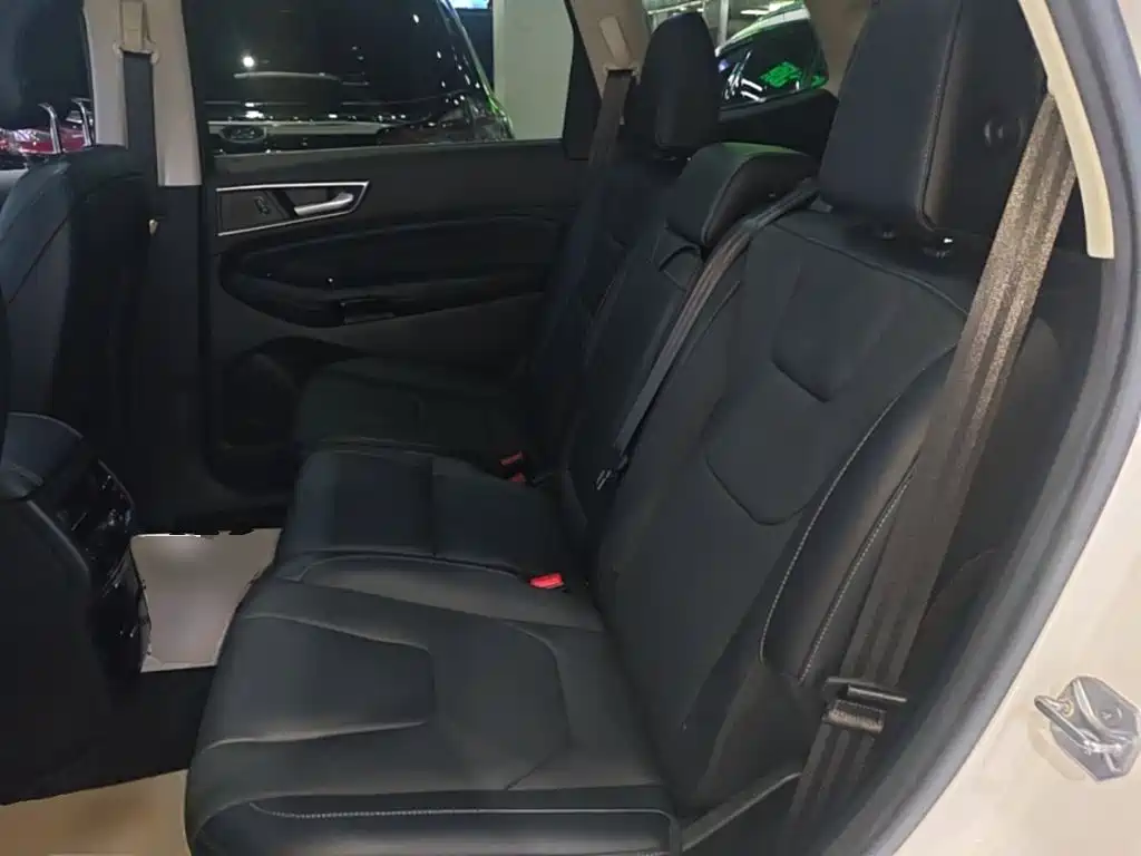 Ford Edge — миниатюра 17
