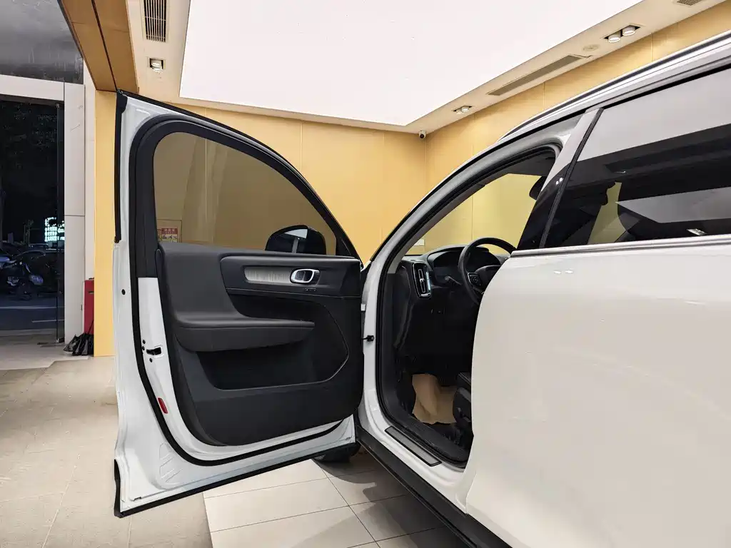 Volvo XC40 2020 T3 Luxury
