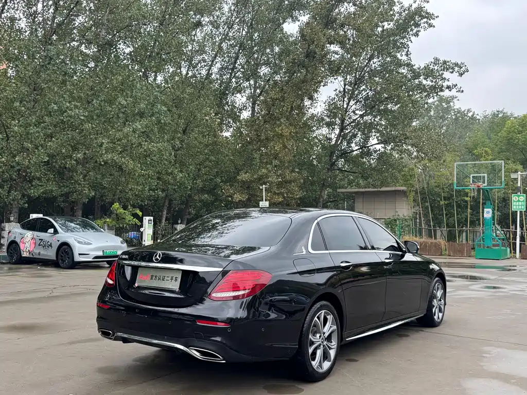 Mercedes-Benz E-Class — миниатюра 4