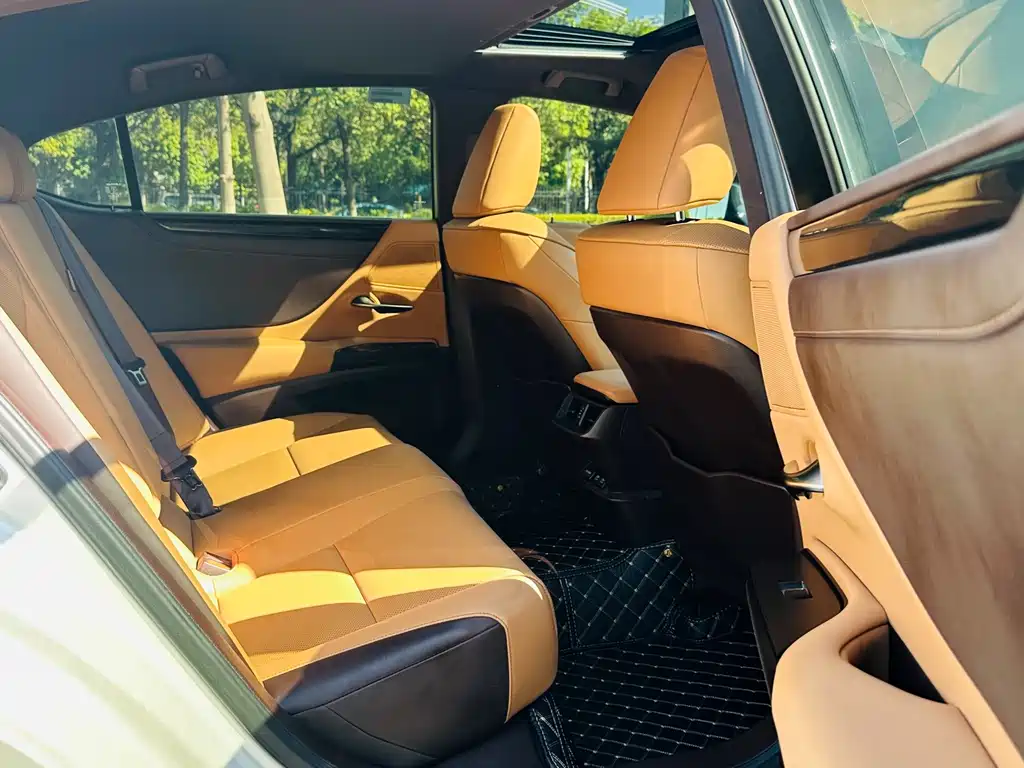 Lexus ES — миниатюра 17