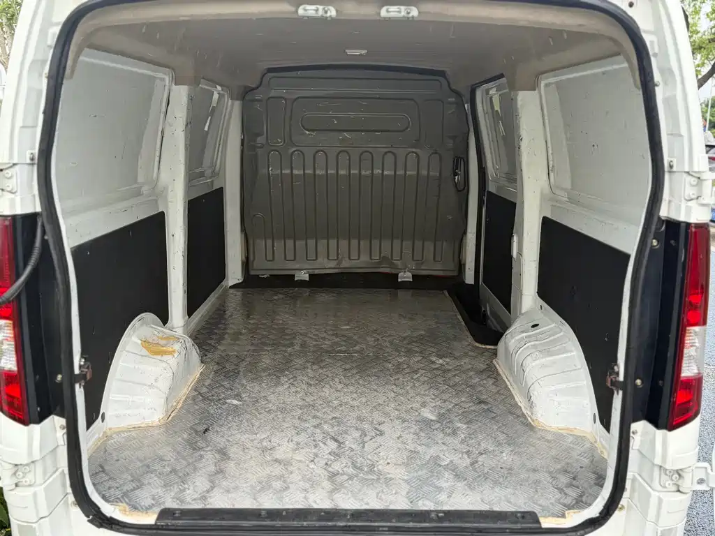 Changan EM80 2022 2 мест60kW 41.86kWh