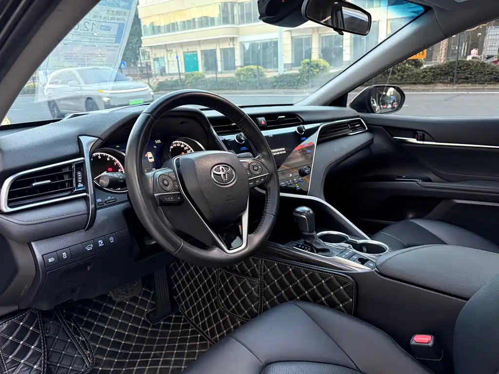 Toyota Camry 2019 2.5G Luxury V