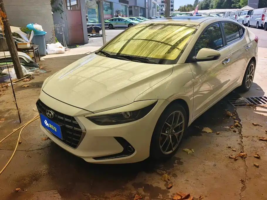 Hyundai Elantra