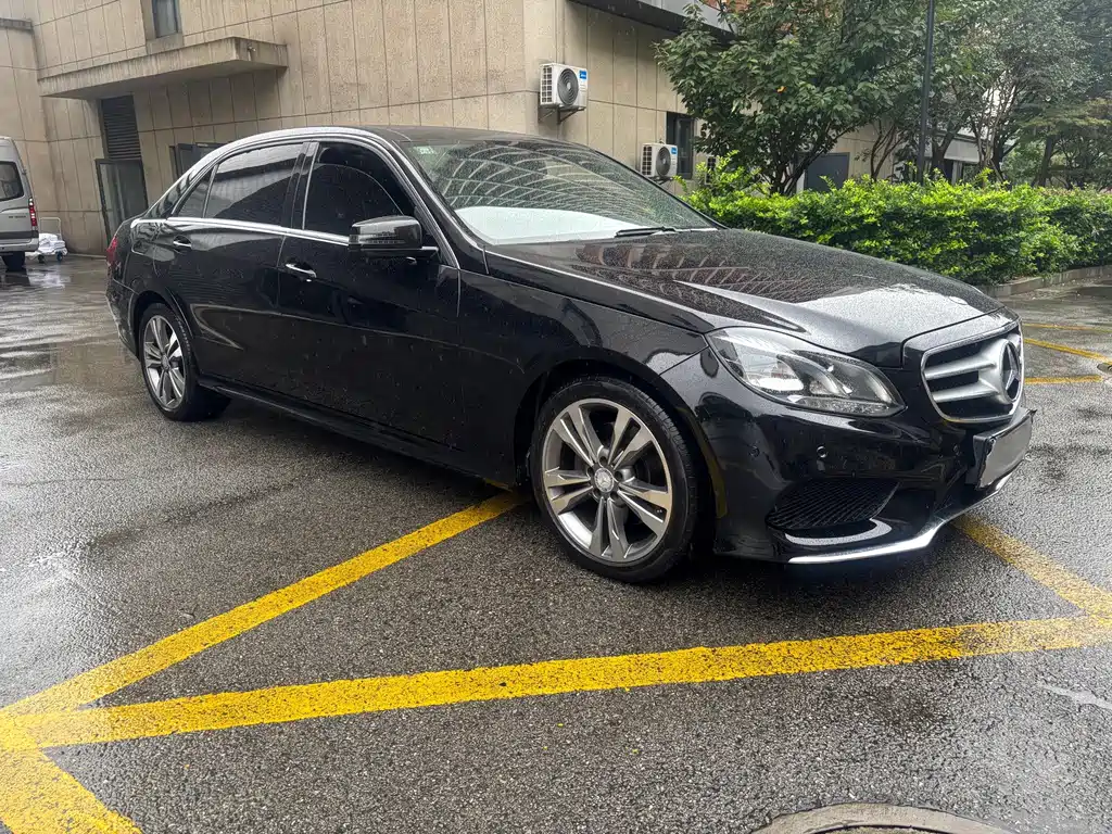 Mercedes-Benz E-Class — миниатюра 3