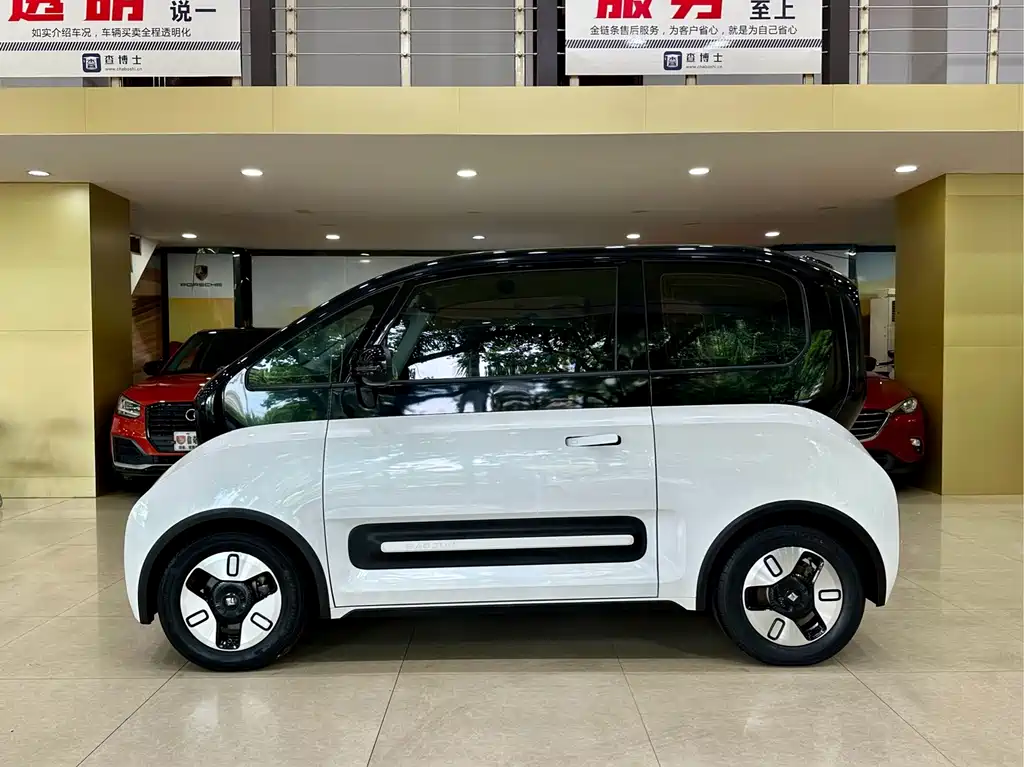 Baojun E300 — миниатюра 2