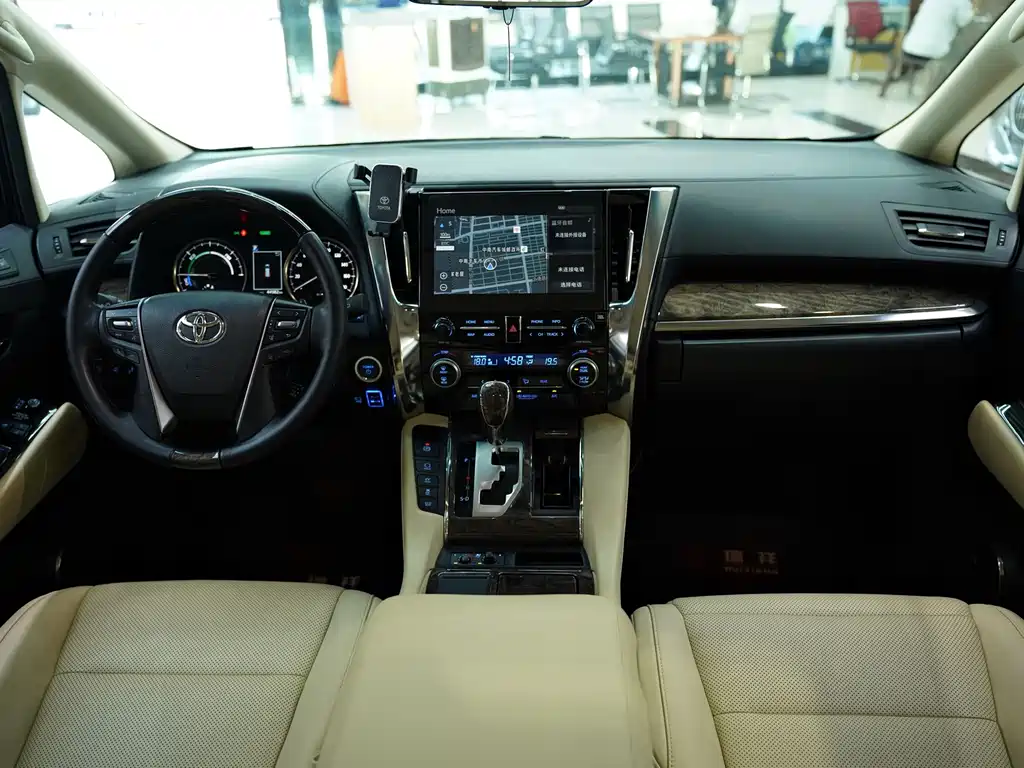 Toyota Vellfire — миниатюра 7