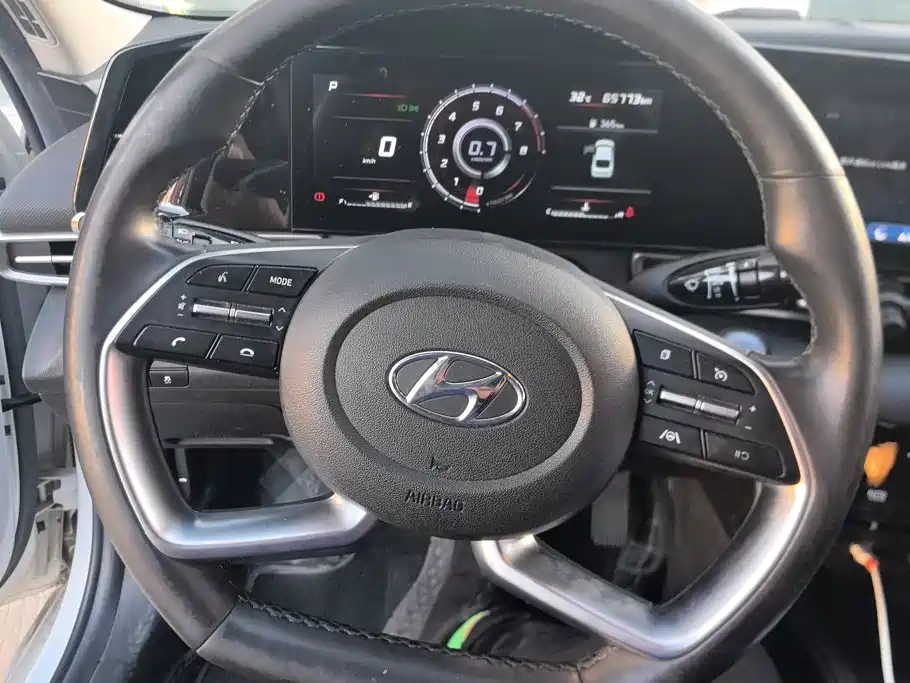 Hyundai Elantra — миниатюра 15