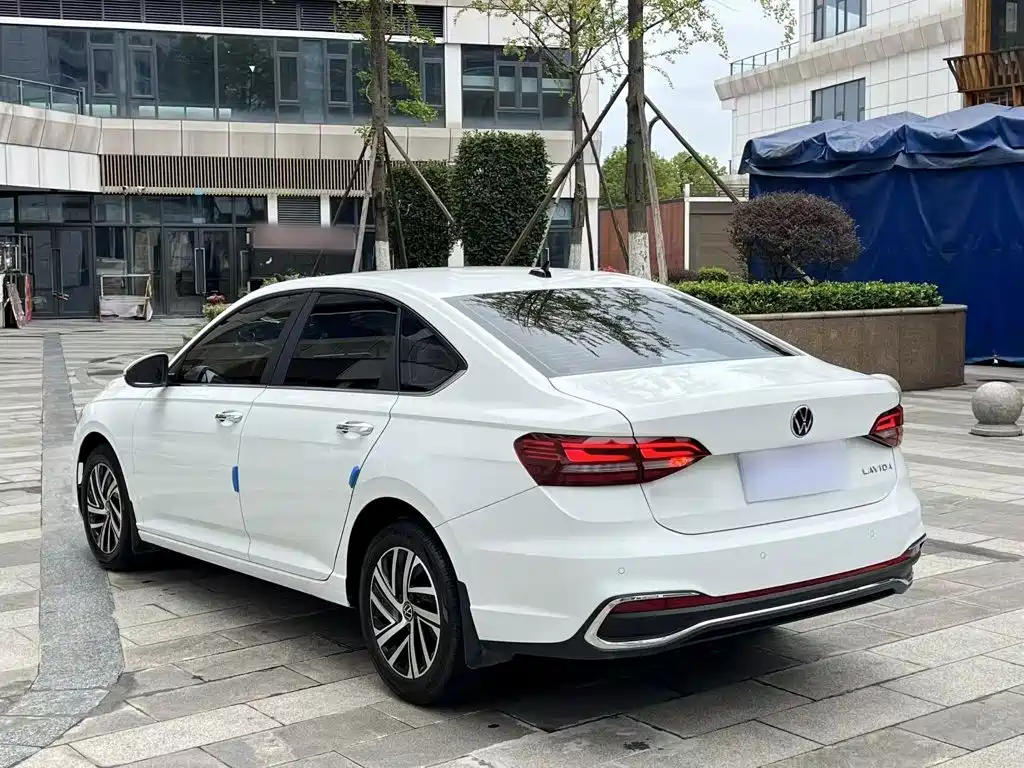 Volkswagen Lavida — миниатюра 5