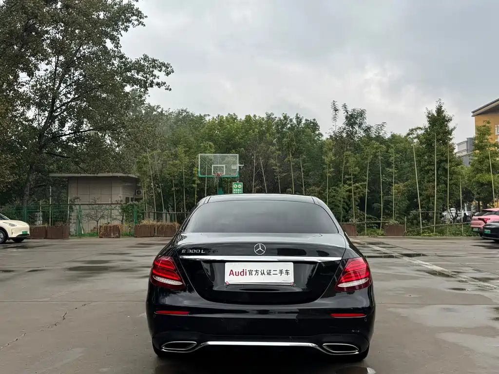 Mercedes-Benz E-Class — миниатюра 5