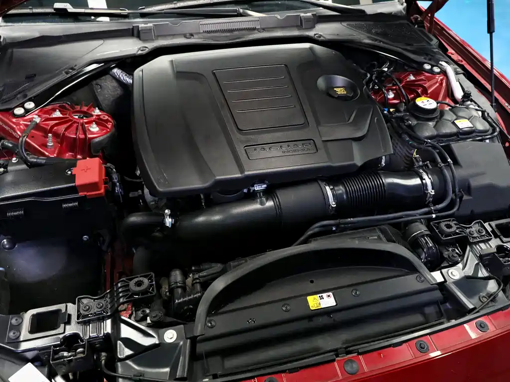 Jaguar XE 2019 2.0T 300PS Landmark Edition