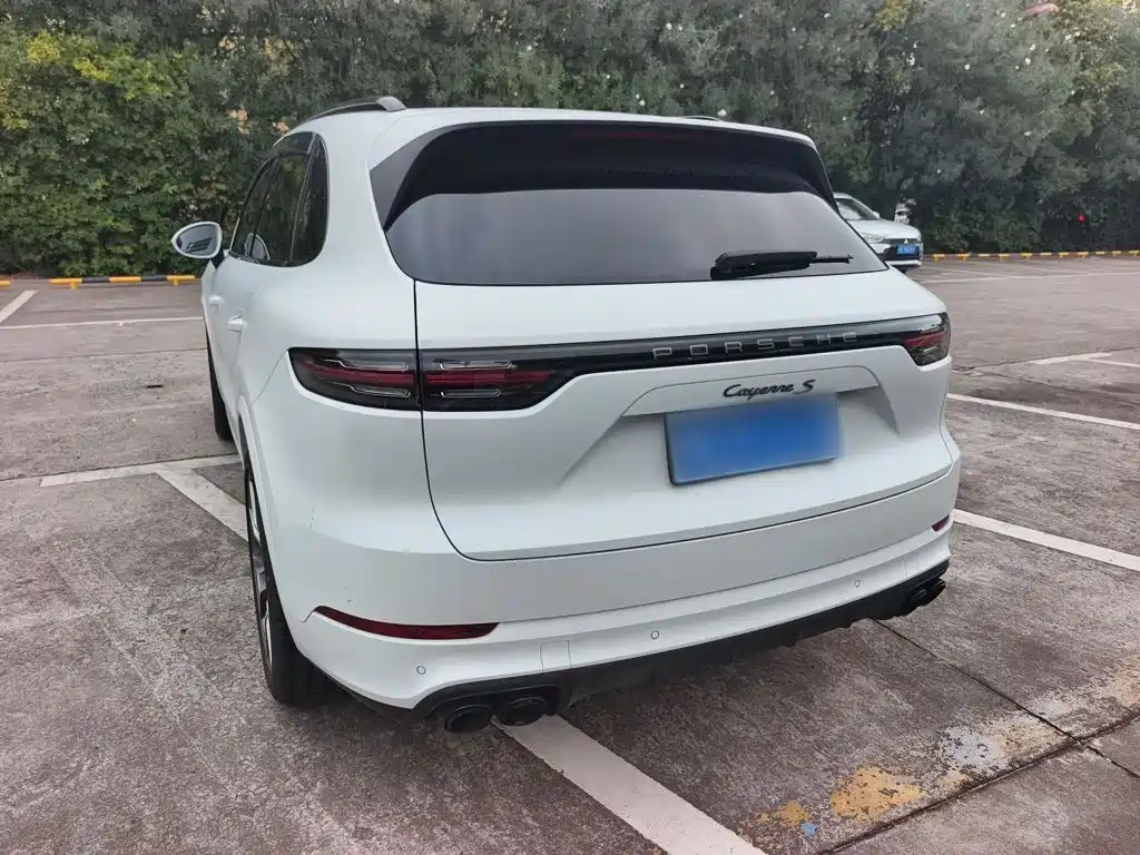Porsche Cayenne — миниатюра 8