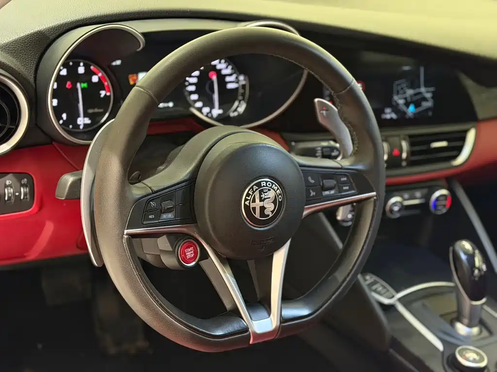 Alfa Romeo Giulia — миниатюра 7