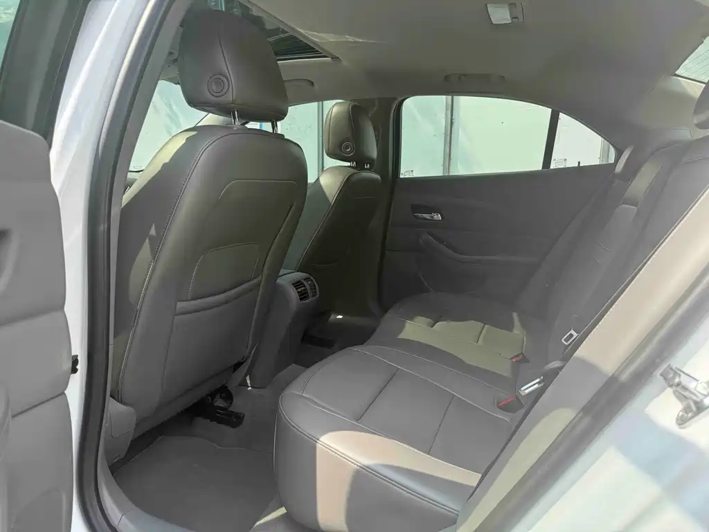Chevrolet Malibu — миниатюра 4