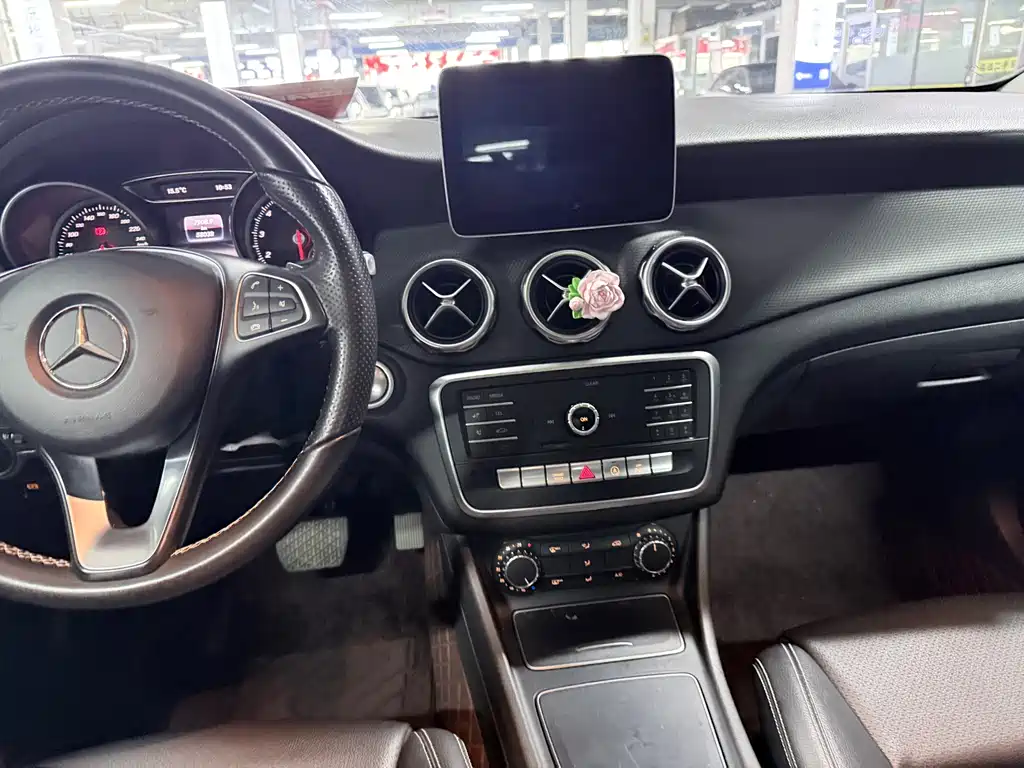 Mercedes-Benz GLA — миниатюра 15