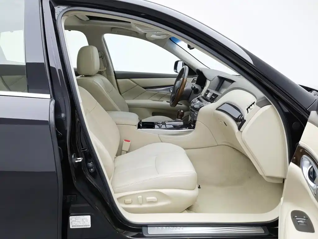 Infiniti Q70 — миниатюра 23