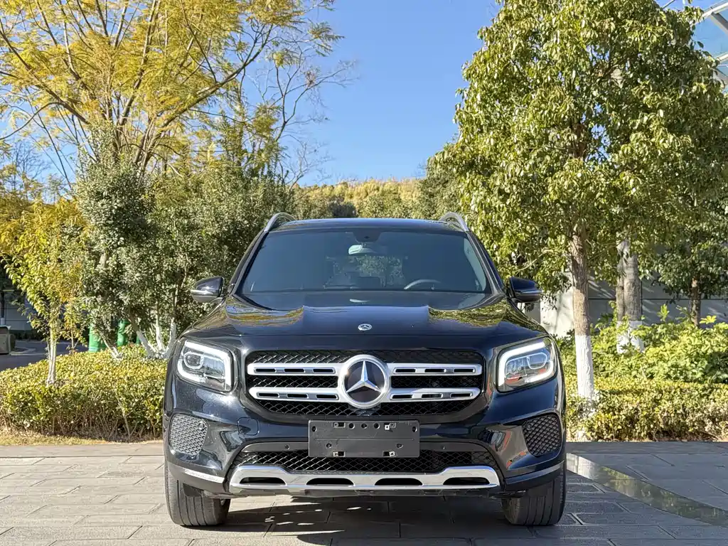 MERCEDES-BENZ GLB