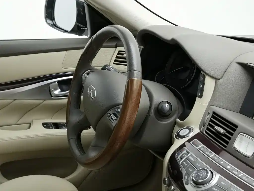Infiniti Q70 — миниатюра 22