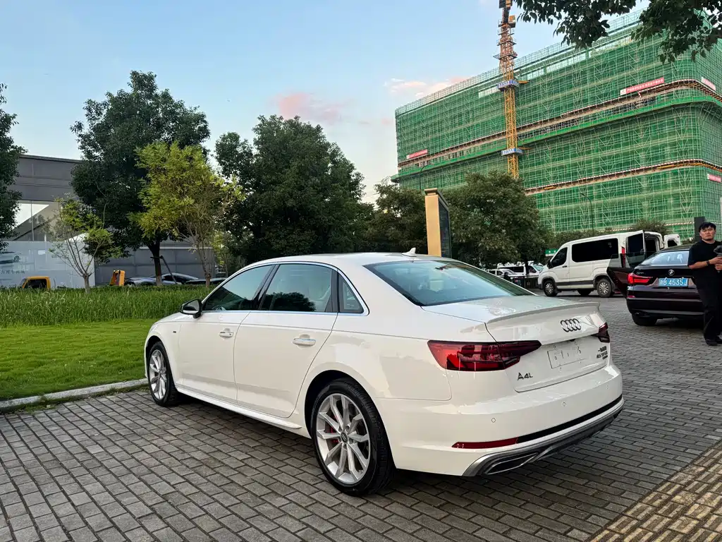 Audi A4L — миниатюра 13
