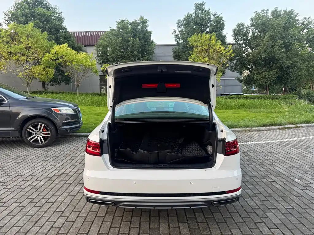 Audi A4L — миниатюра 15