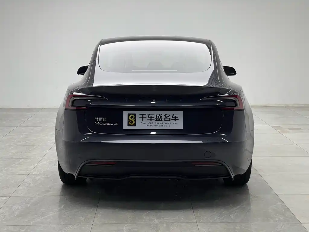 Tesla Model 3 — миниатюра 5