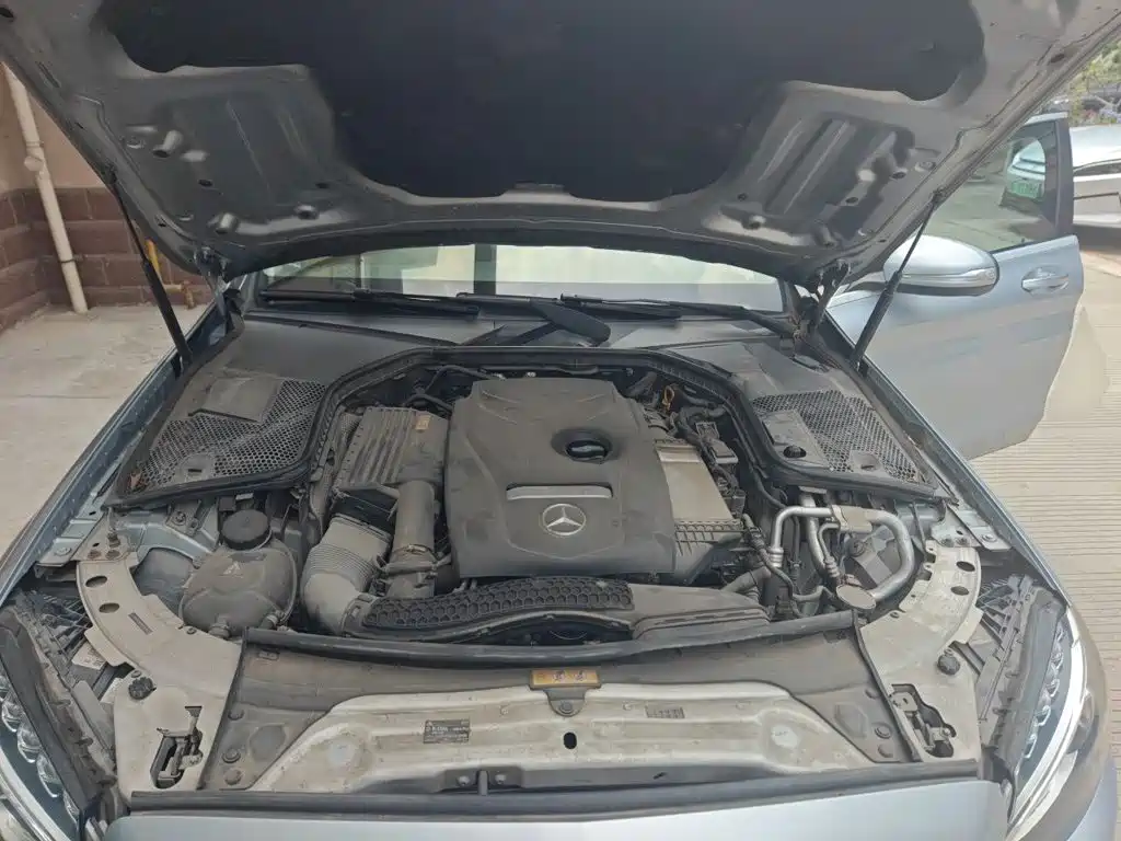 Mercedes-Benz C-Class — миниатюра 11