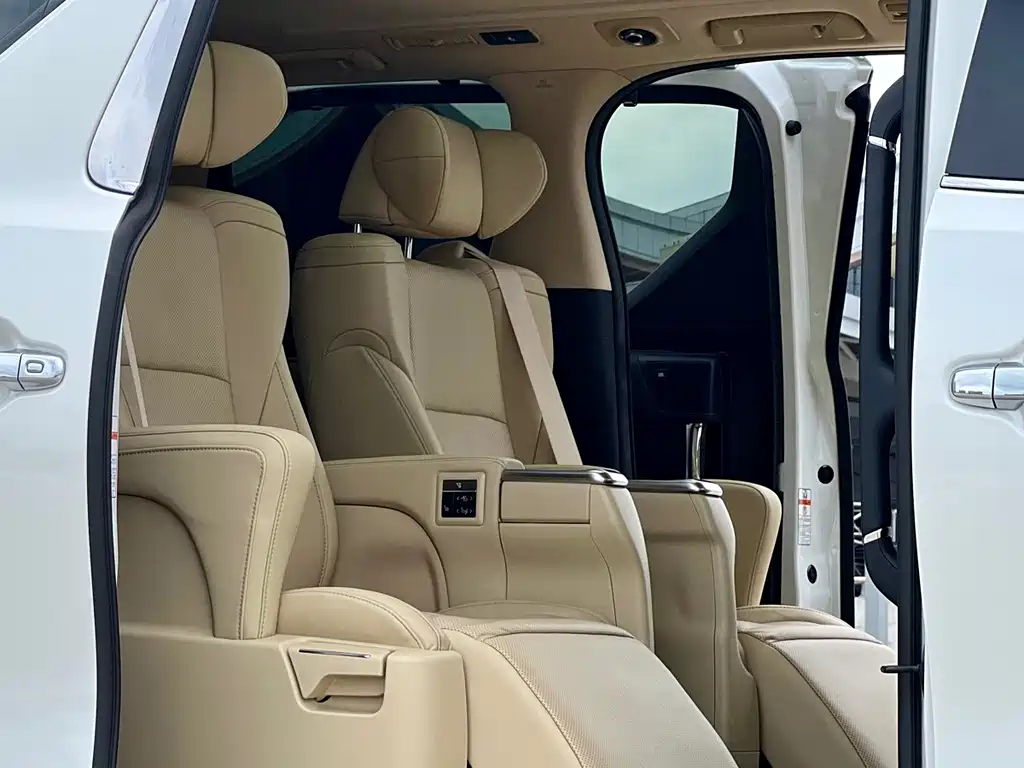 Toyota Alphard 2019 2.5L Luxury