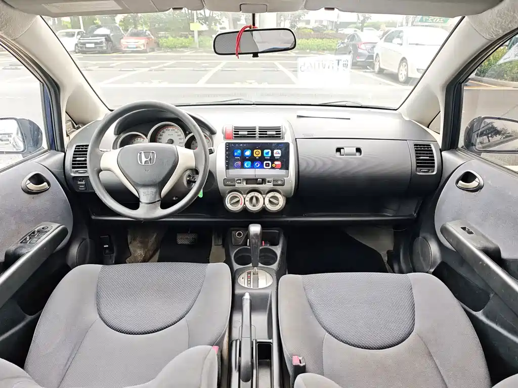 Honda Fit — миниатюра 7