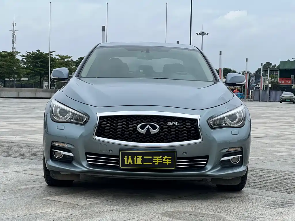 INFINITI Q50L