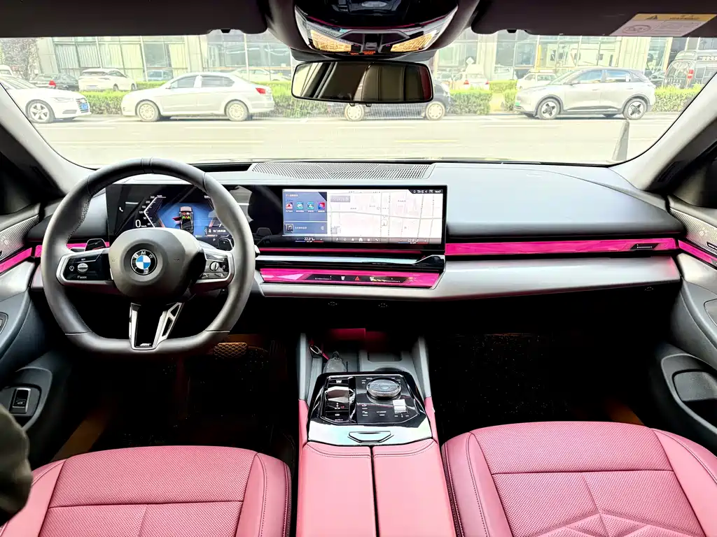 BMW 5 Series — миниатюра 9