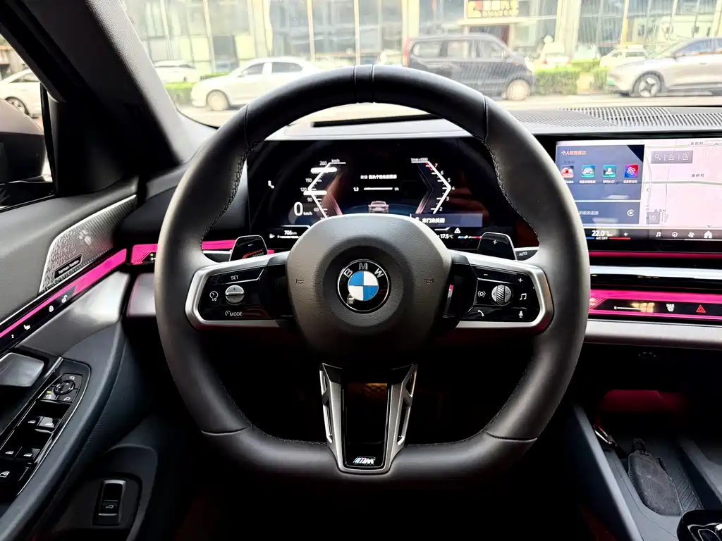 BMW 5 Series — миниатюра 12