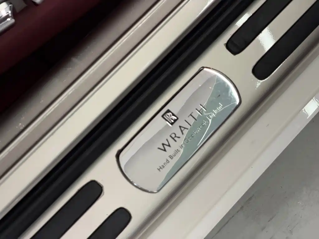 Rolls-Royce Wraith — миниатюра 16