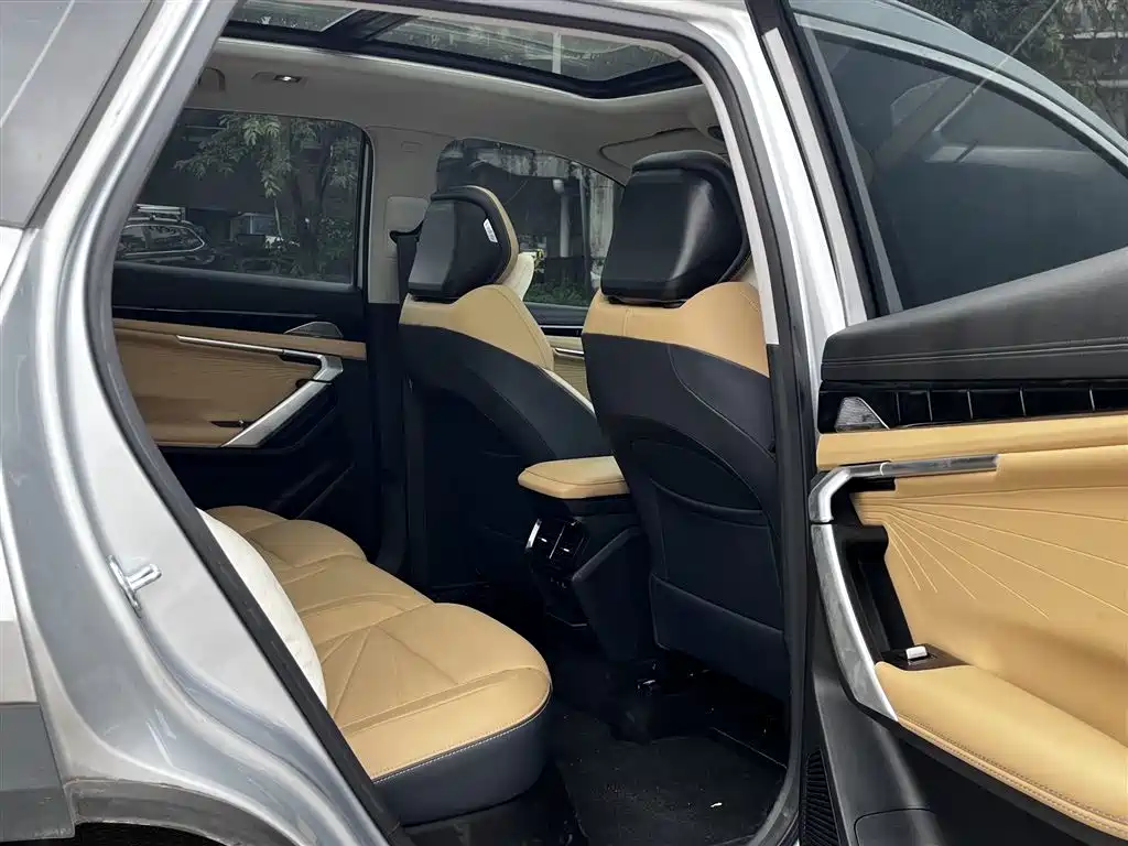 Geely Boyue L — миниатюра 19