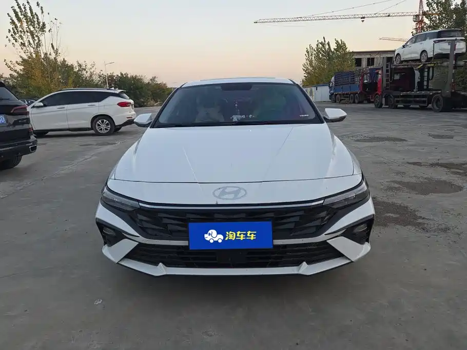 Hyundai Elantra — миниатюра 2